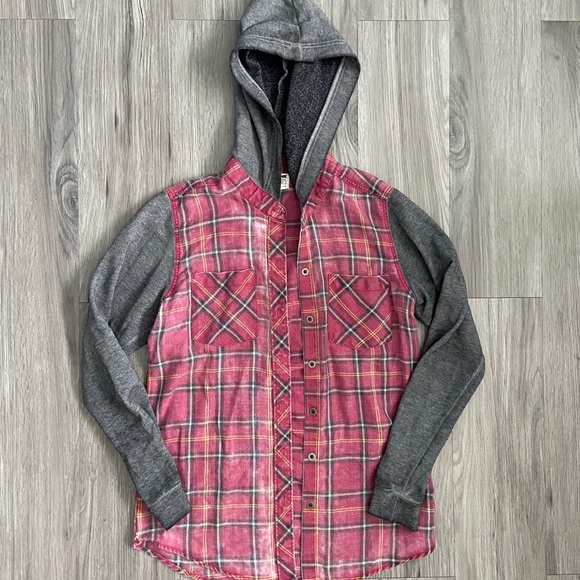 La Hearts Tops - Distressed Flannel With Hood